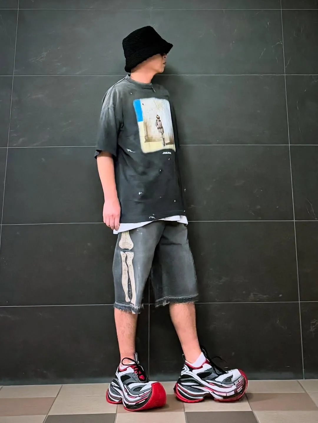 Kimura Takuya's same style SAINT Mxxxxxx × STAR WARS SW_SS TEE /ANAKIN/BLK Star Wars co-branded TEE Anakin Skywalker Darth Vader reflection print TEE washed black S-XL The print comes from the impressive poster vision of "Anakin Skywalker" in "STAR WARS Episode I/The Phantom Menace" and the design of "Darth Vader" printed on the back The entire garment is hand-processed with dirt, washed with water, and printed with a distressed feel, which perfectly interprets the artistic specialty of NEW VINTAGE. In addition, the main mark and wash mark are customized to be consistent with the original version. It can be said that every detail of ZP is perfectly reproduced.